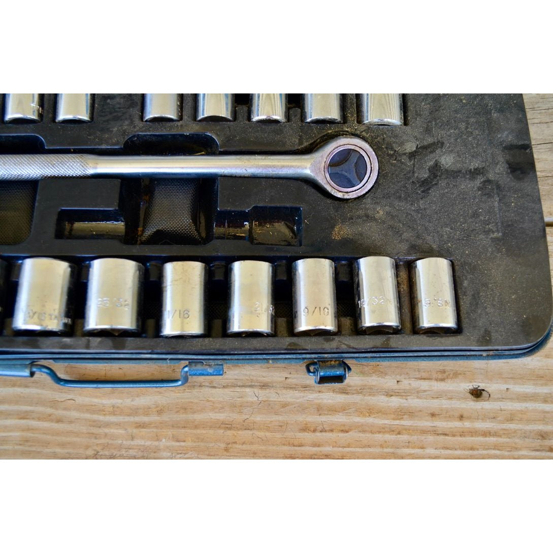 Vintage  IAC 1/2" Ratchet Socket Set 6-pt SAE & Metric 22 of 25 Pieces