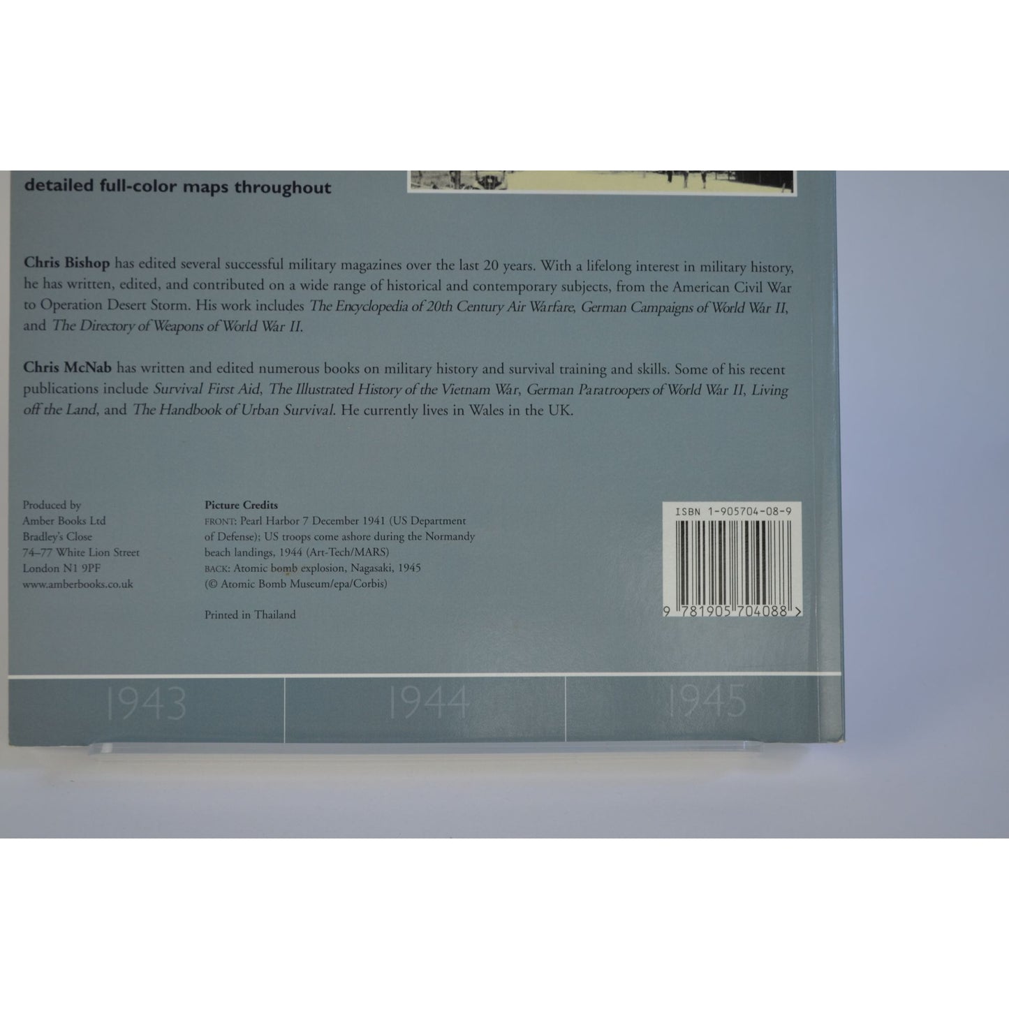 Campaigns of World War II Day by Day Book EXCELLENT CONDITION!