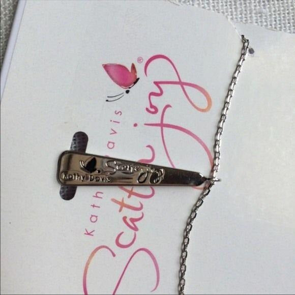 Brand New Thankful Silver Pendant Necklace
