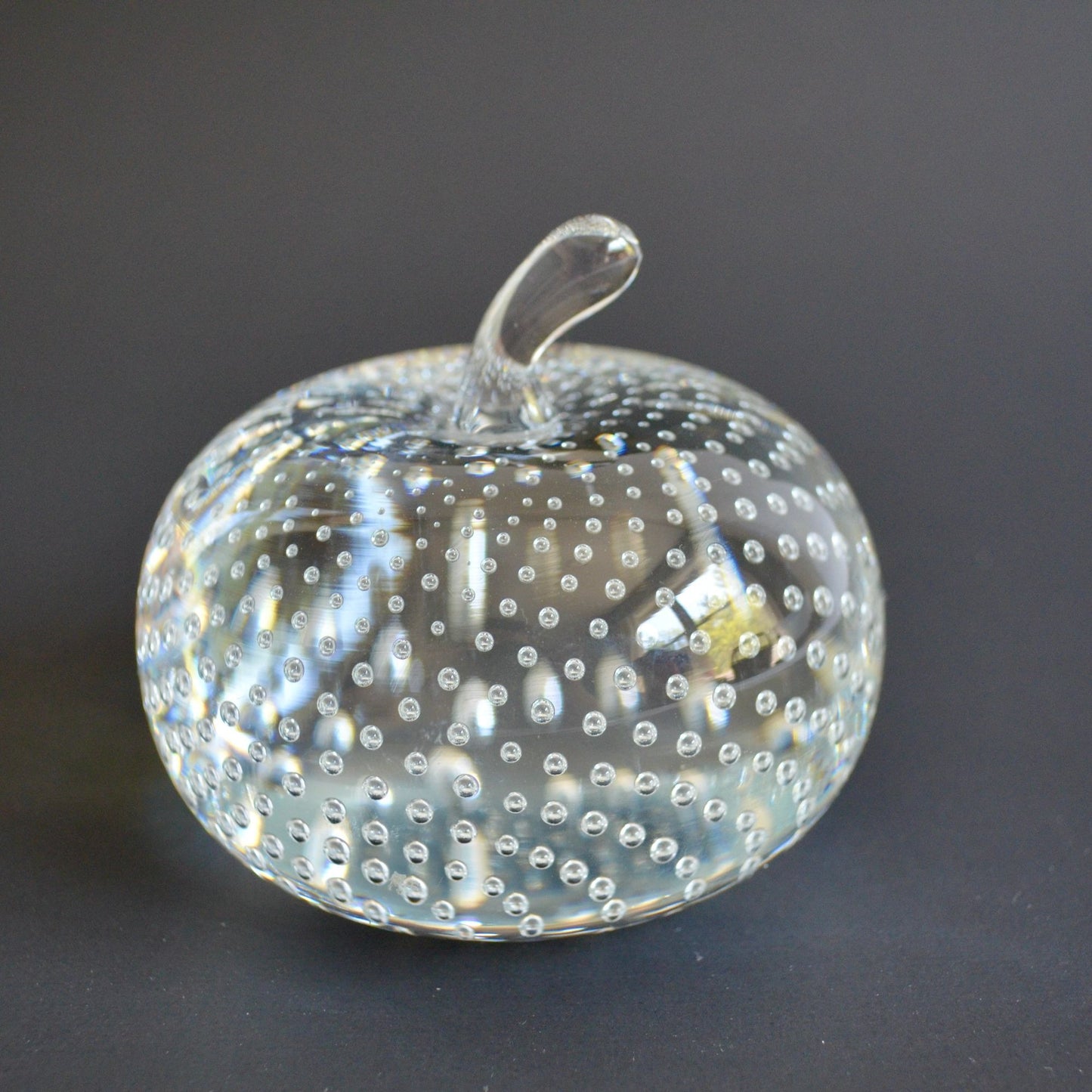 Vintage Solid Glass Apple Paperweight Controlled Bubbles Bolle Bullicante 3.25" Diameter