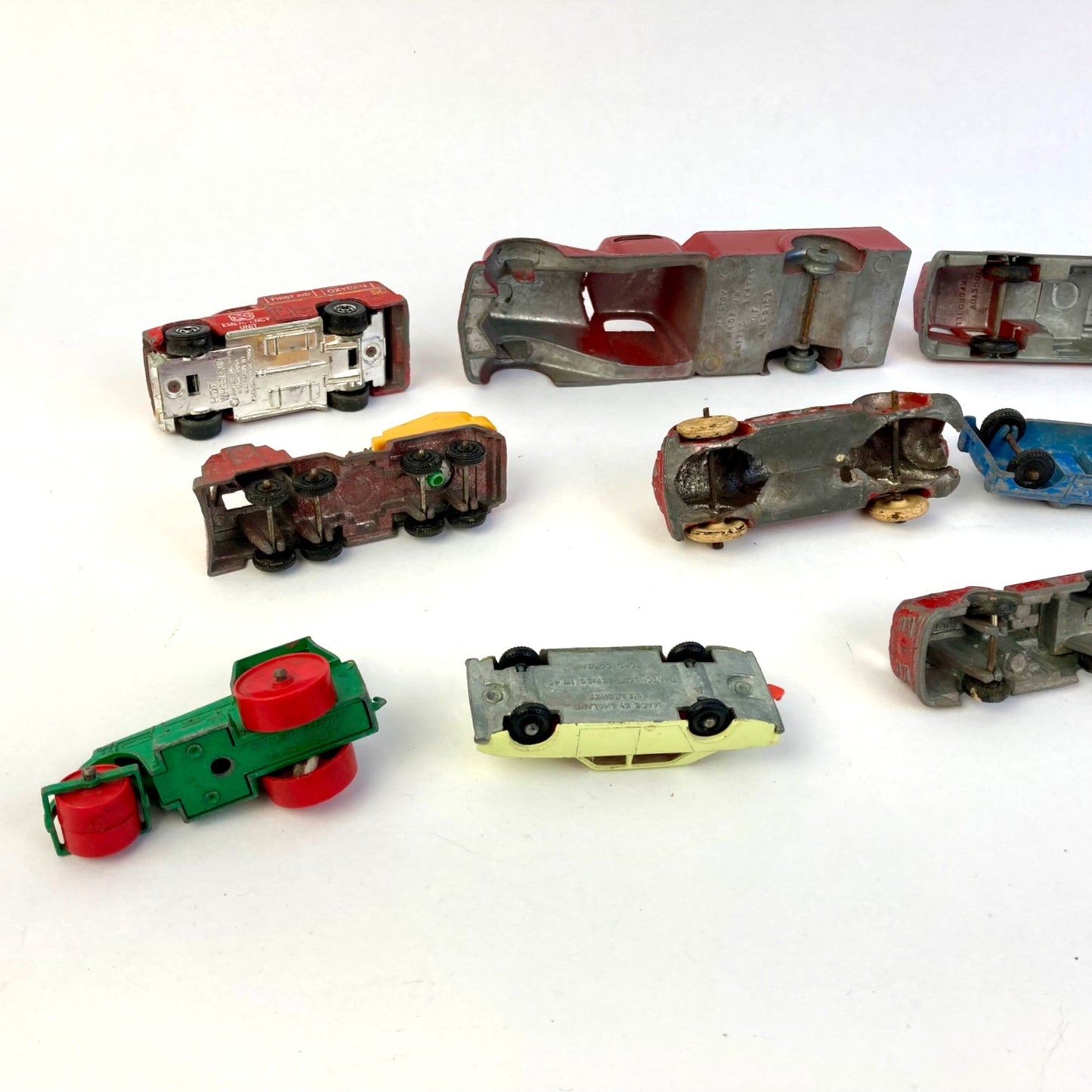 Vintage Toy Car Lot (12) Tootsietoy Midgetoy Matchbox Aveling Hot Wheels Diecast
