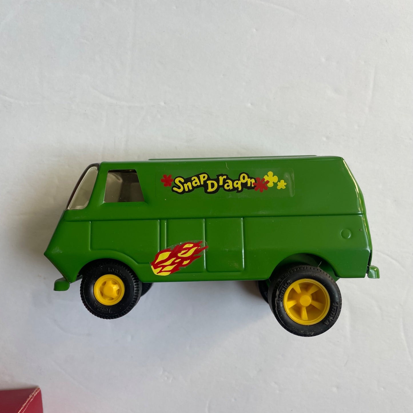 Tonka Snap Dragon Green #585 Steel Van In Original Box with Magic Garden Booklet