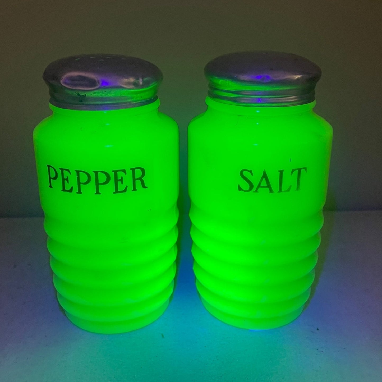 Vintage 1940's Jadeite Uranium Glass Beehive Salt & Pepper Shakers~4 1/2"