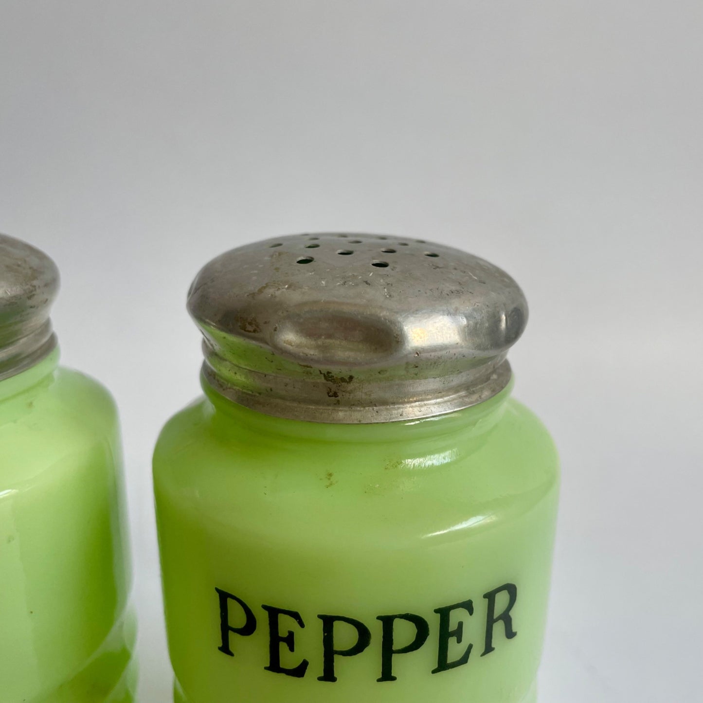 Vintage 1940's Jadeite Uranium Glass Beehive Salt & Pepper Shakers~4 1/2"
