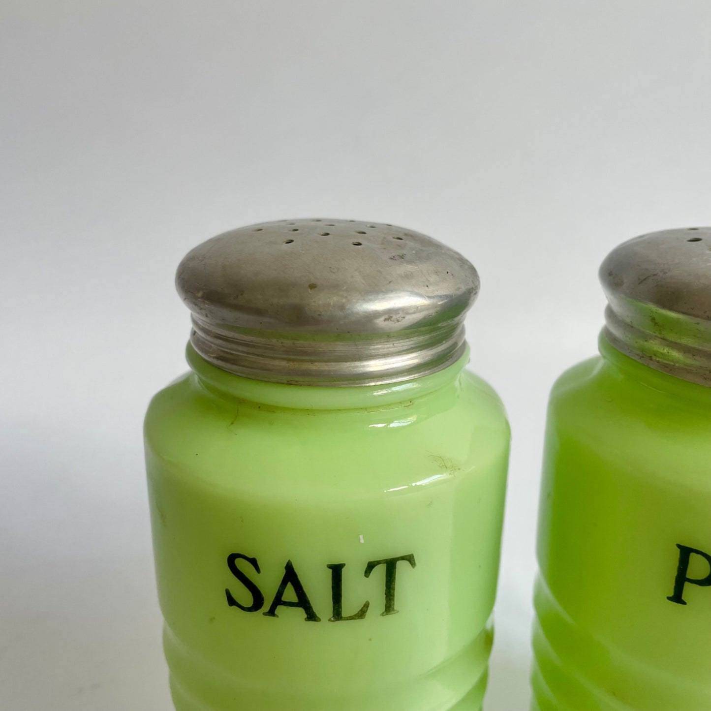 Vintage 1940's Jadeite Uranium Glass Beehive Salt & Pepper Shakers~4 1/2"