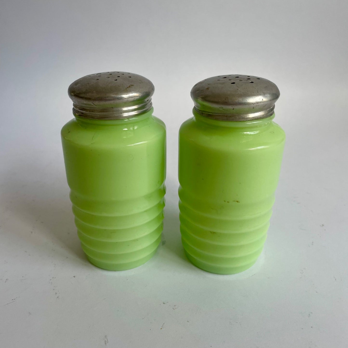 Vintage 1940's Jadeite Uranium Glass Beehive Salt & Pepper Shakers~4 1/2"