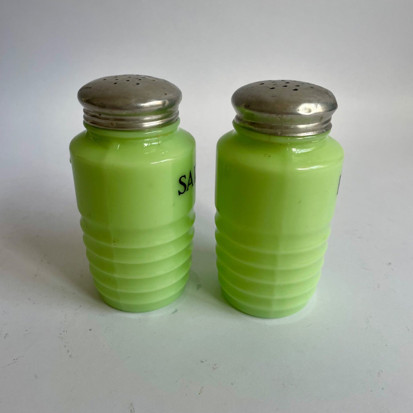 Vintage 1940's Jadeite Uranium Glass Beehive Salt & Pepper Shakers~4 1/2"