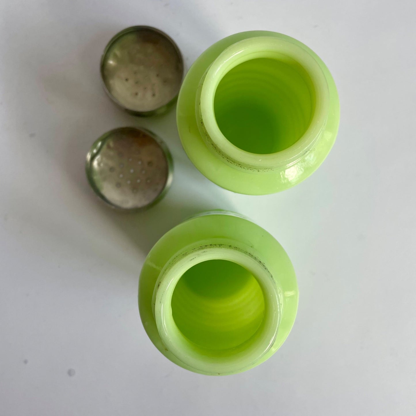 Vintage 1940's Jadeite Uranium Glass Beehive Salt & Pepper Shakers~4 1/2"