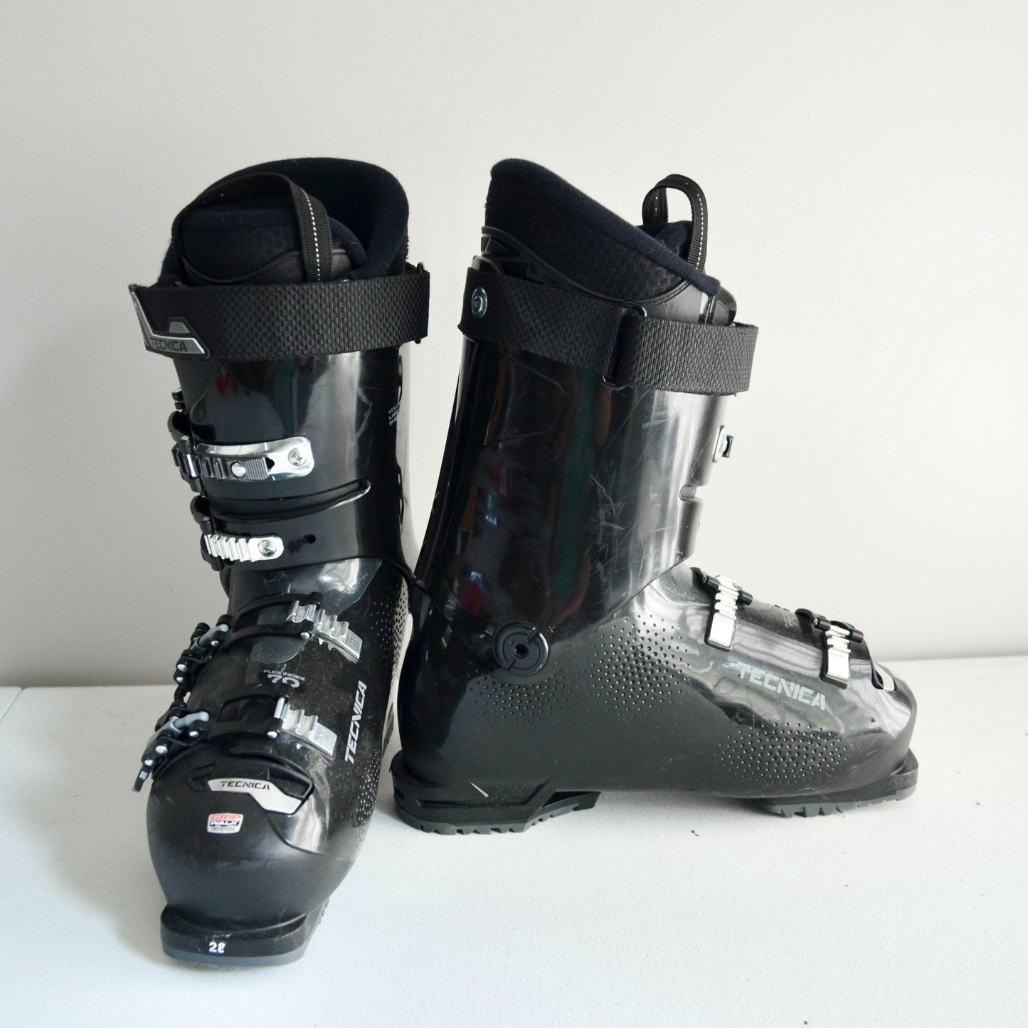 Tecnica Mach Sport HV Ski Boots Mondo Size 28.5 Men's Alpine CAS Black NICE!