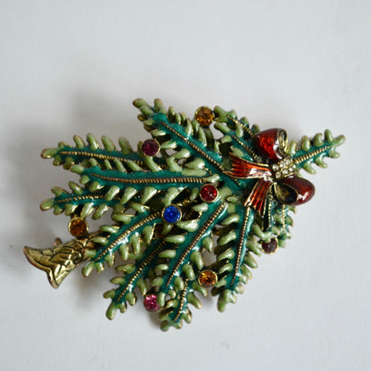 Avon 2004 1st Annual Rhinestone Enameled Brooch Pin Christmas Tree Signed