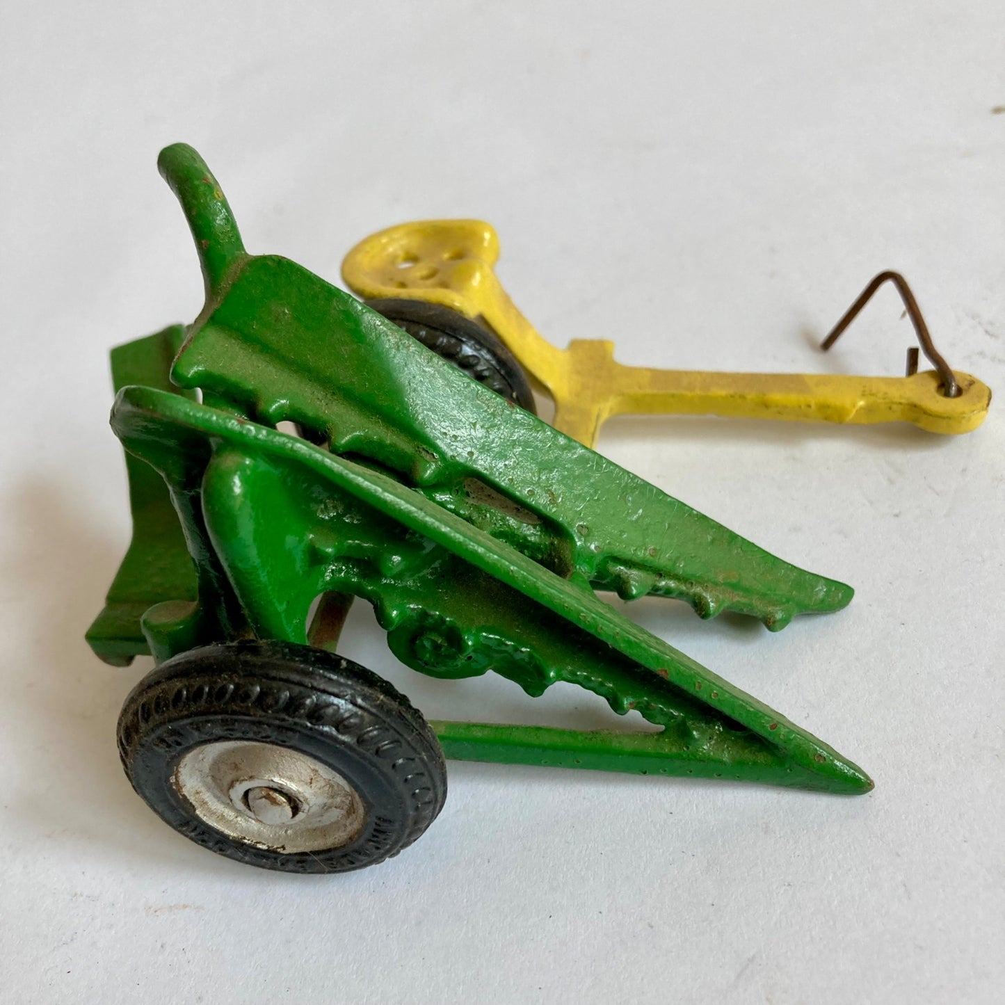 Vintage Arcade #418 Corn Harvester Toy Cast Iron Green/Yellow Farm Implement