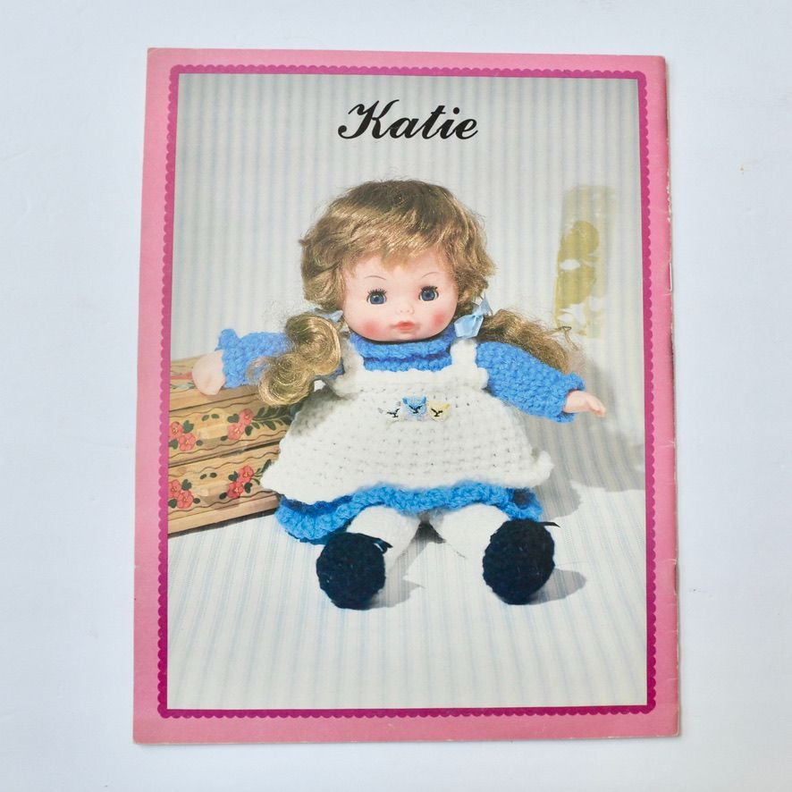 Darling Dolls to Crochet Vintage Pattern Book #7557 Plaid 1982 Sue Penrod