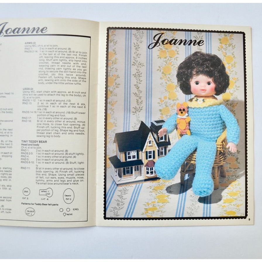 Darling Dolls to Crochet Vintage Pattern Book #7557 Plaid 1982 Sue Penrod