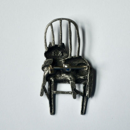 JJ Jonette Smiling Cat on Chair Brooch Silver Vintage