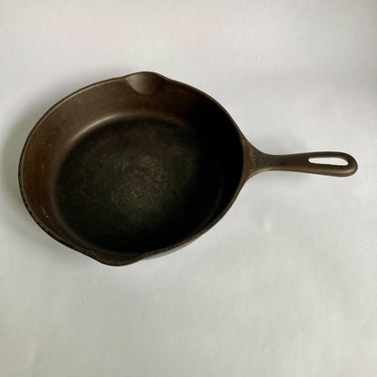 Vintage 9-3/4 Inch Cast Iron Skillet No. 7 A