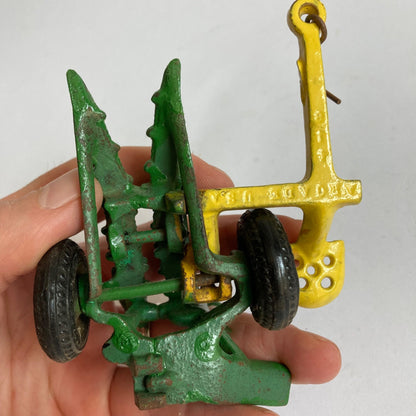 Vintage Arcade #418 Corn Harvester Toy Cast Iron Green/Yellow Farm Implement