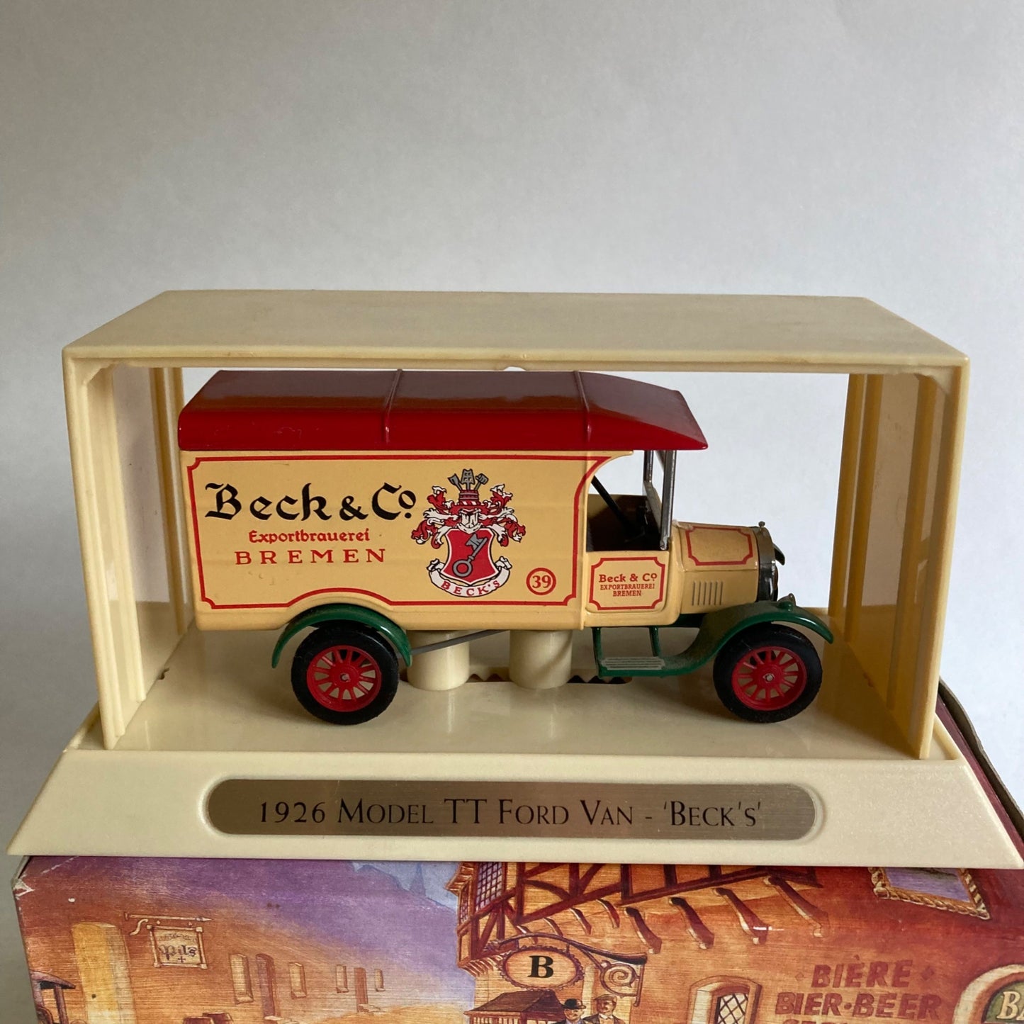 Matchbox Models of Yesteryear 1926 Model TT Ford Van Becks Beer Truck w/ Box