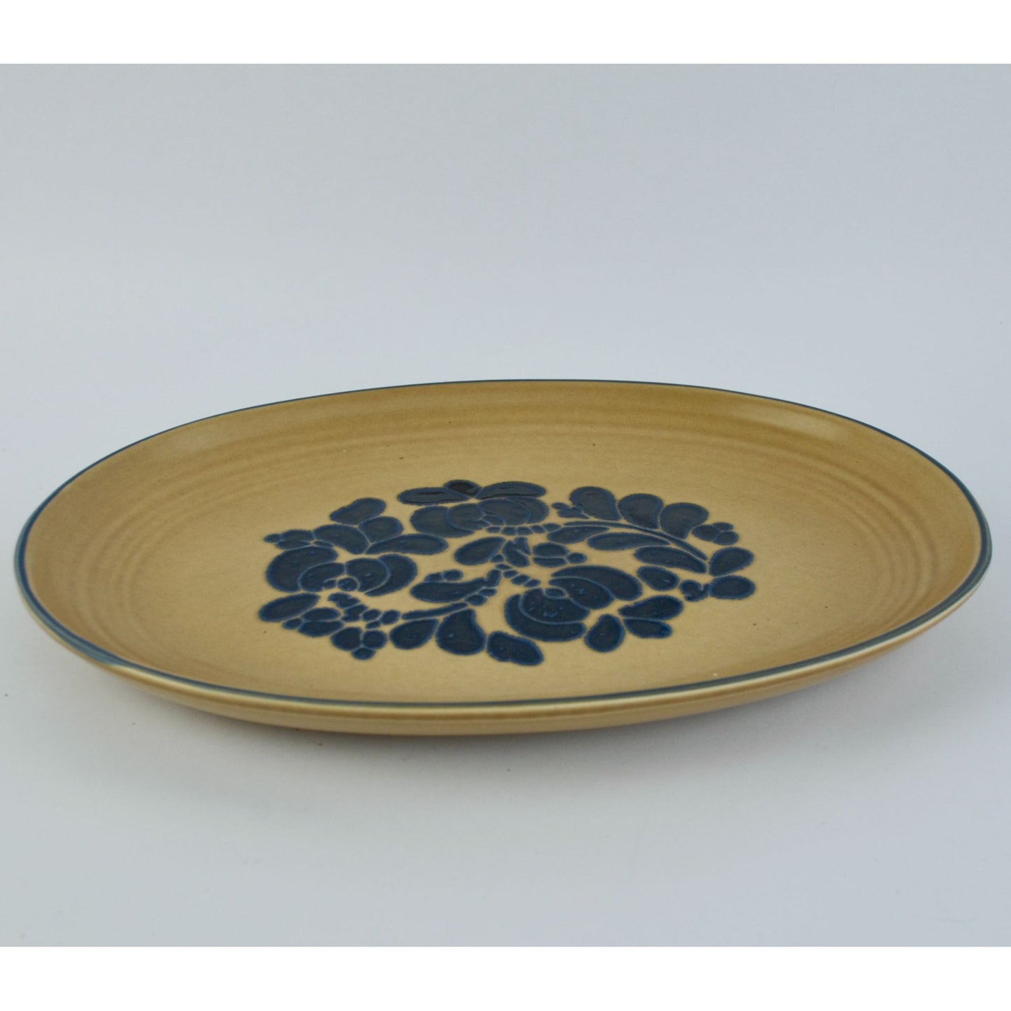 Vintage Pfaltzgraff FOLK ART 14” Oval Platter (USA Castle Mark)