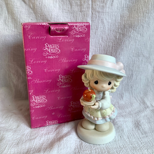 Precious Moments 115915 You Are the Apple of My Eye Figurine In Box
