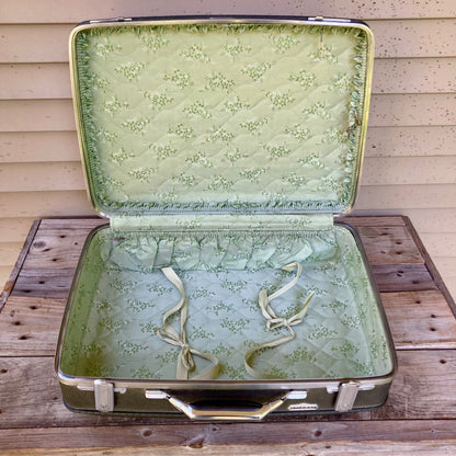 Set 2 Vintage American Tourist Tiara Suitcases Green Hard Shell Luggage NO KEY