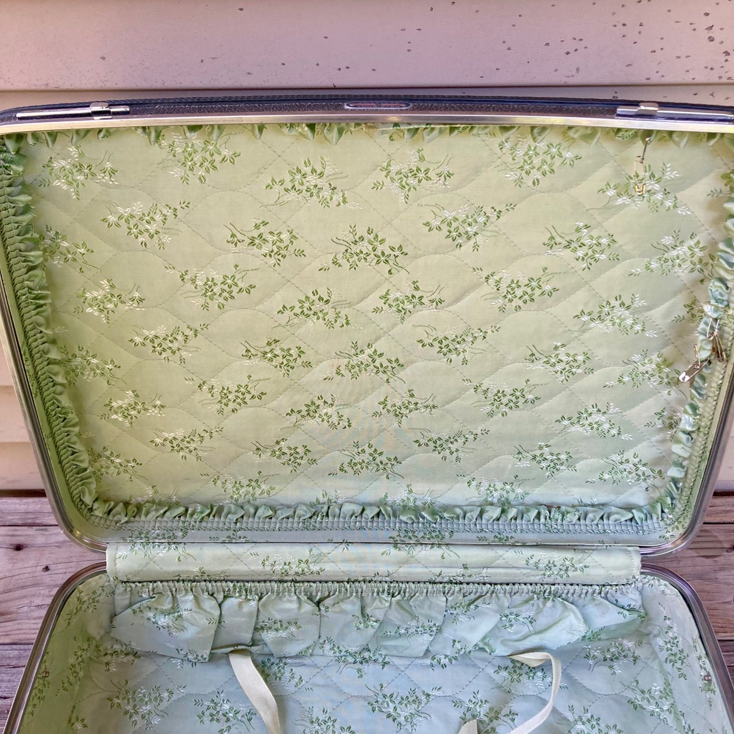Set 2 Vintage American Tourist Tiara Suitcases Green Hard Shell Luggage NO KEY