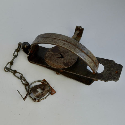 Vintage Victor #4 Jump Trap Underspring Oneida No. 4 Beaver Otter