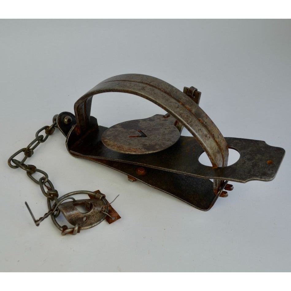 Vintage Victor #4 Jump Trap Underspring Oneida No. 4 Beaver Otter