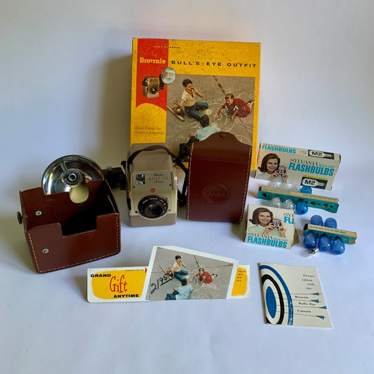 Kodak Brownie Bulls-Eye Camera Outfit In Box Flash Bulbs Leather Case