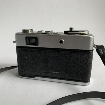 Yashica Electro 35 GX Camera Silver Black AS IS UNTESTED