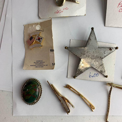 Large Lot Vintage Men’s Tie Clips Cuff Links Etc.