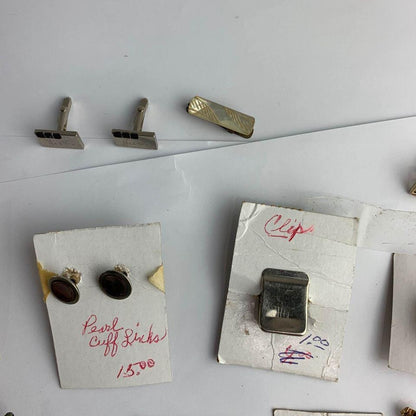 Large Lot Vintage Men’s Tie Clips Cuff Links Etc.