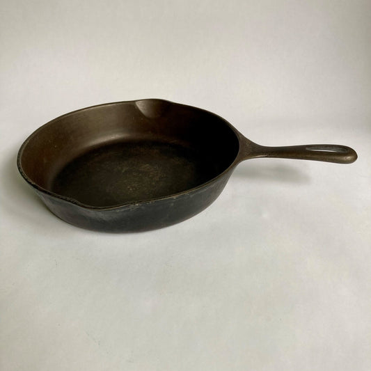 Vintage 9-3/4 Inch Cast Iron Skillet No. 7 A