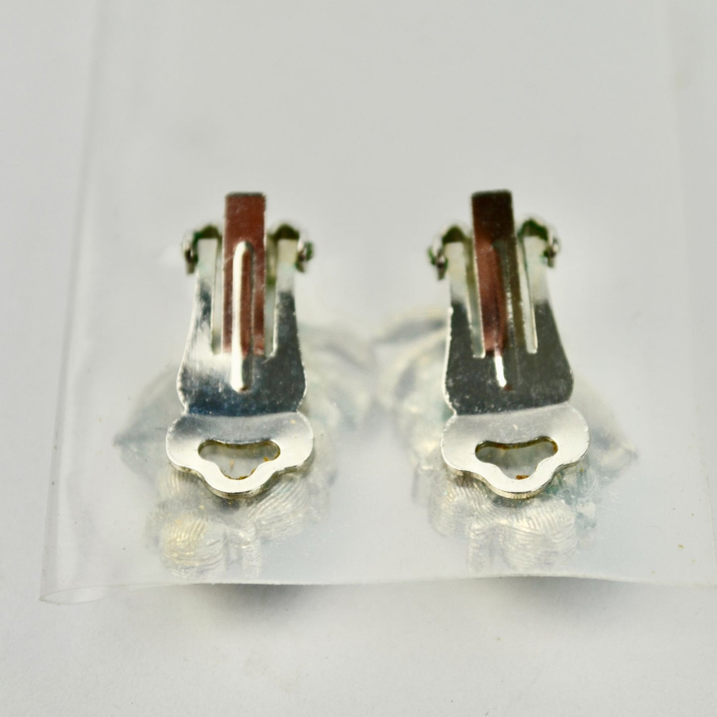 Vintage Silver Ribbon Pattern Rhinestone Clip On Earrings