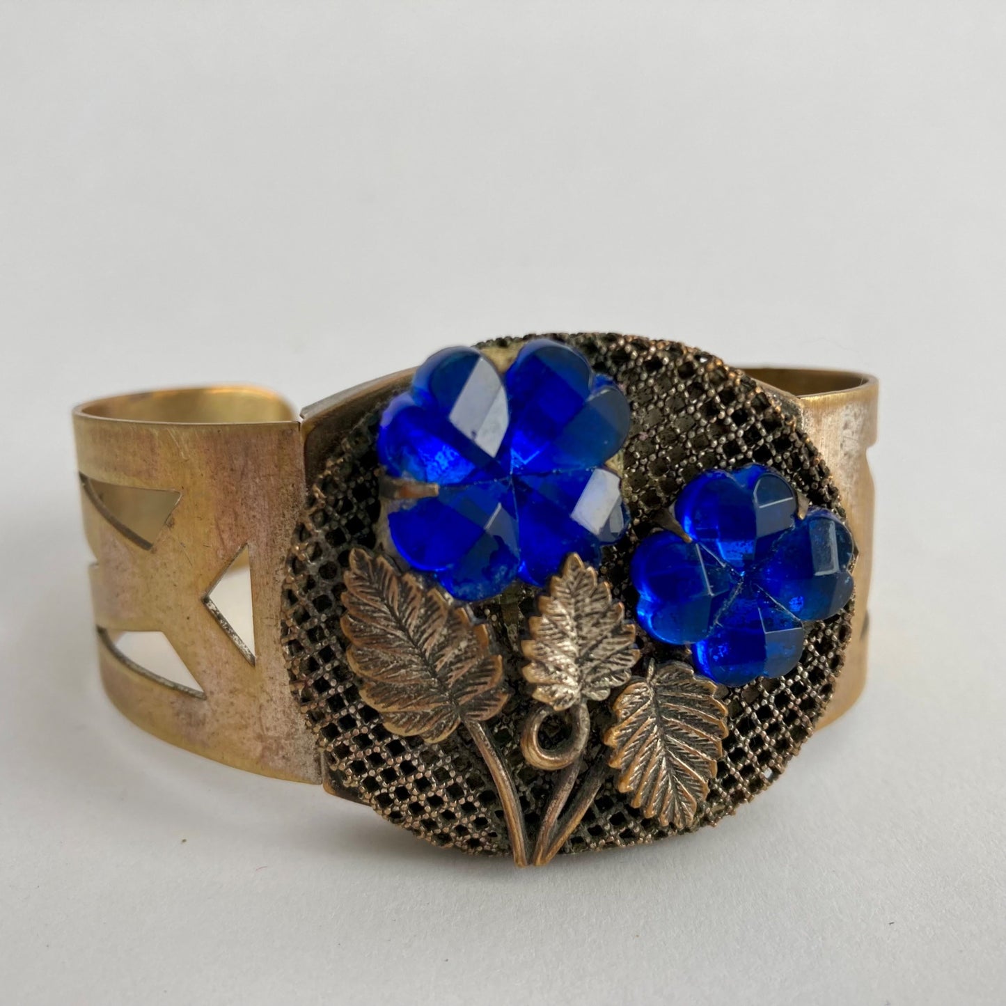 Vintage Brass Blue Glass Flowers Mesh Circle Hinged Bangle Bracelet