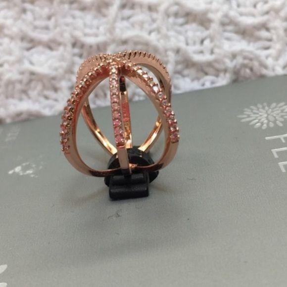 New Fleur Rose Gold Criss Cross Ring Size 7