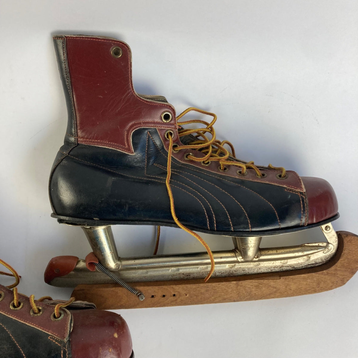 Vintage 1960's Clipper Leather Hockey Ice Skates Men's Size 12 Two-Tone