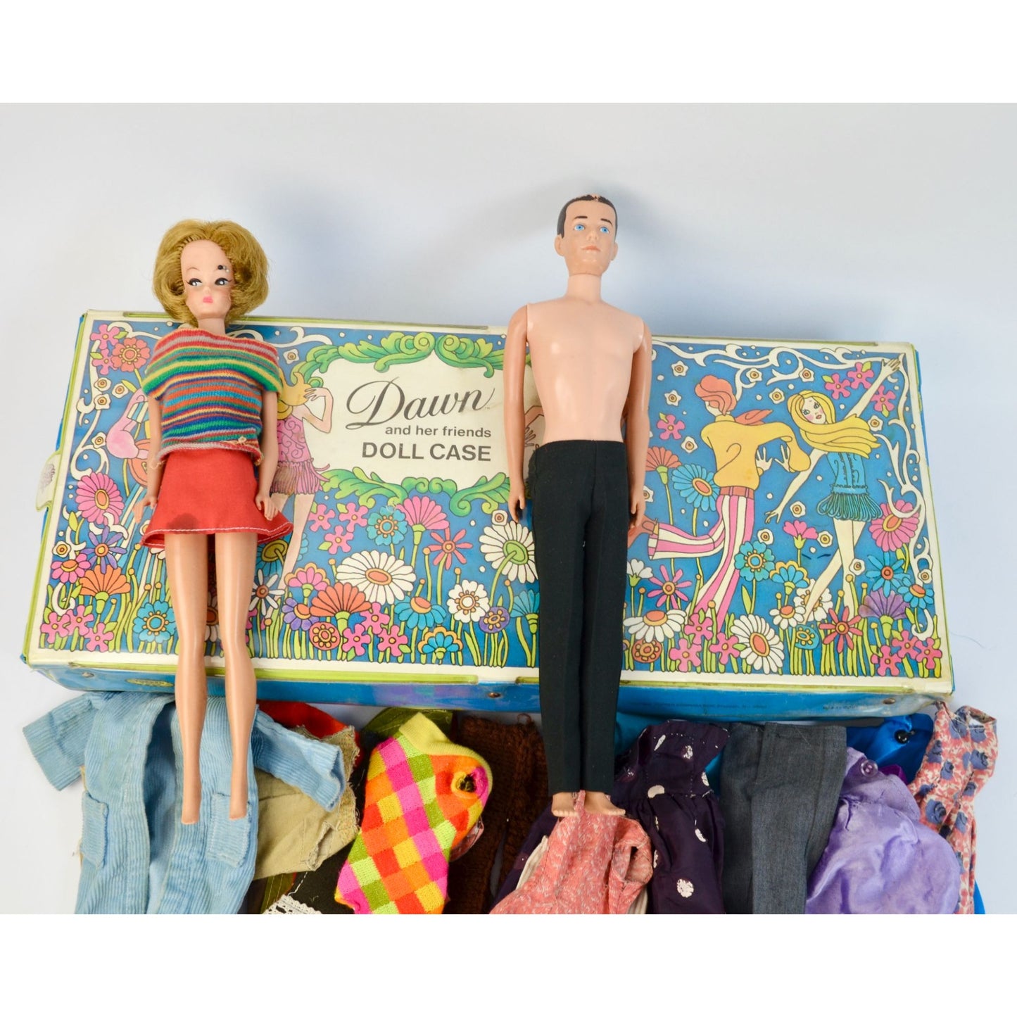 Mattel Dawn and her Friends Doll Case WITH DOLLS Clothing And Accessories