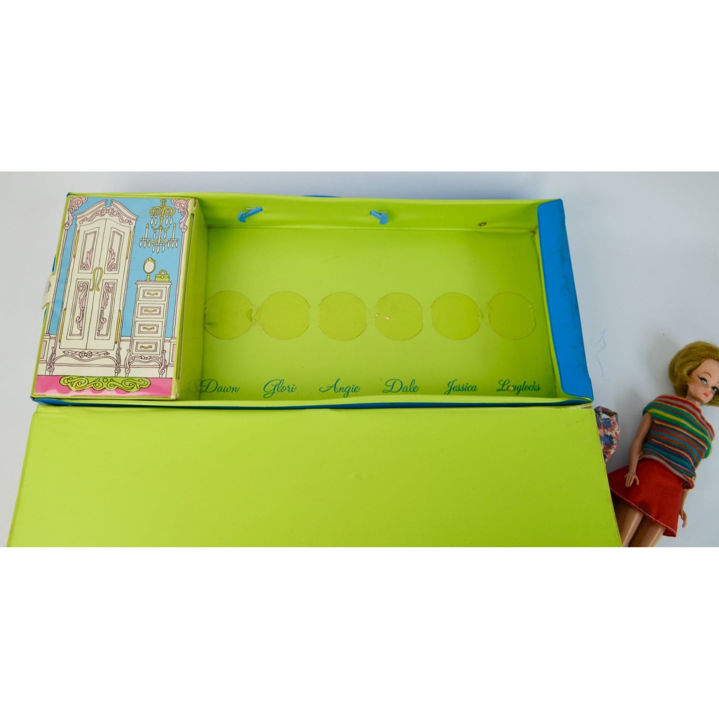 Mattel Dawn and her Friends Doll Case WITH DOLLS Clothing And Accessories