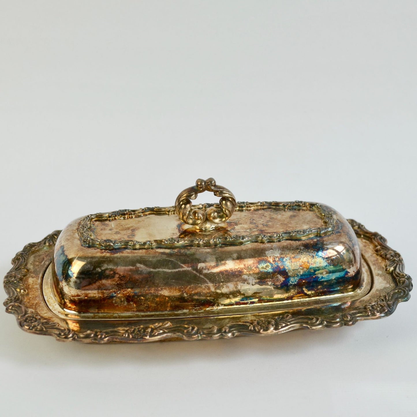 W M Rogers Royal Provincial Silverplate Lidded Butter Dish Silver Ornate