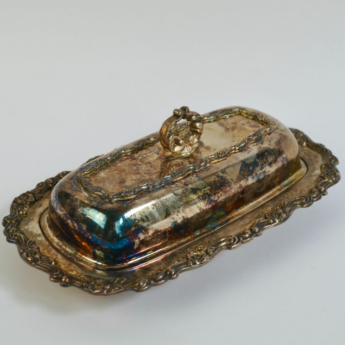 W M Rogers Royal Provincial Silverplate Lidded Butter Dish Silver Ornate