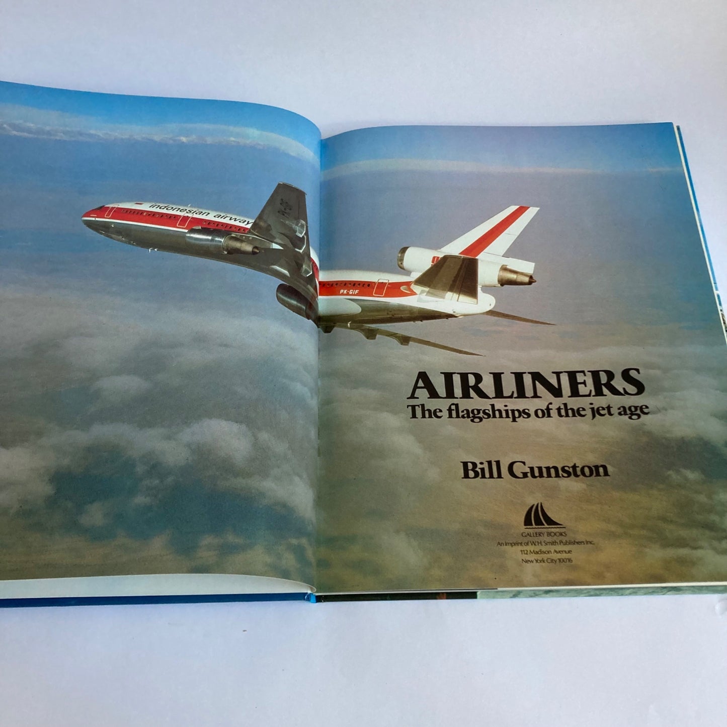 Airliners The Flagships of the Jet Age Book by Bill Gunston Vintage Aviation