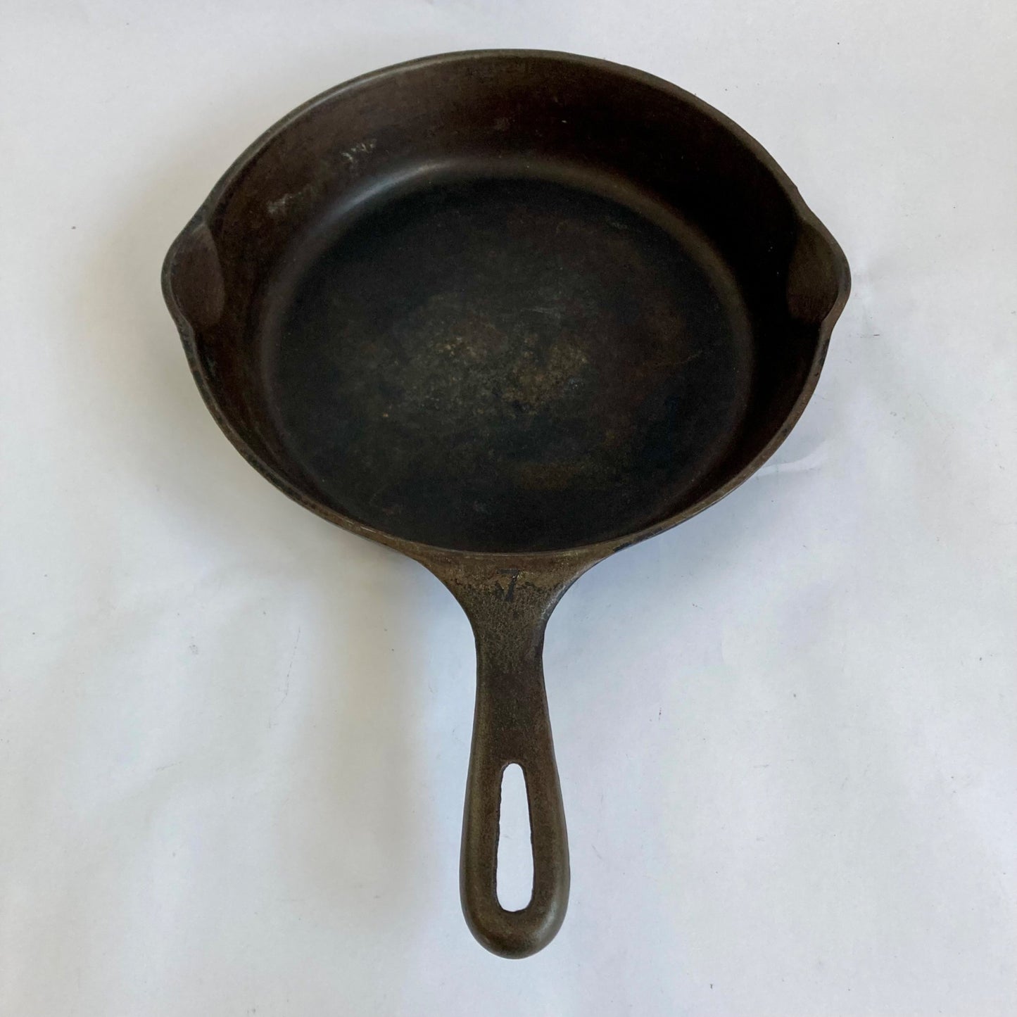 Vintage 9-3/4" Cast Iron Skillet #7 Dual Spout Frying Pan