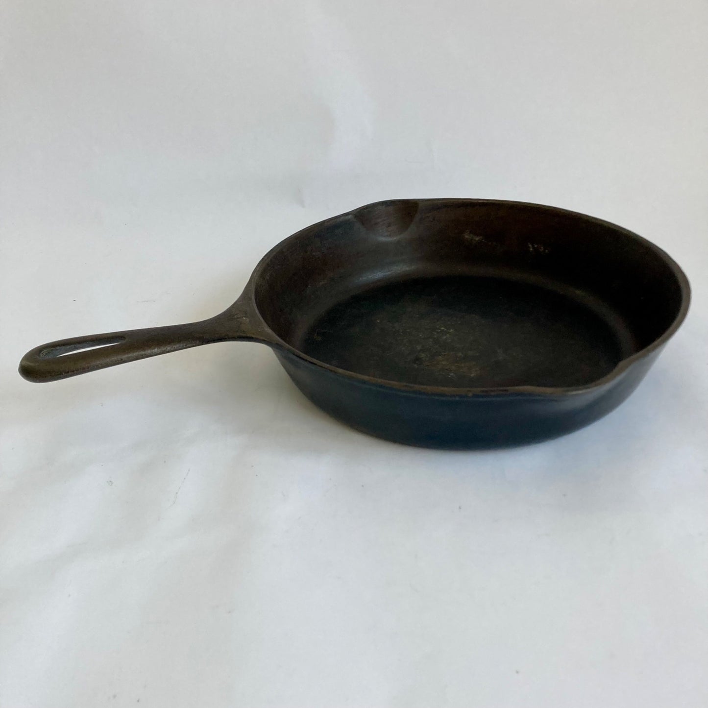 Vintage 9-3/4" Cast Iron Skillet #7 Dual Spout Frying Pan