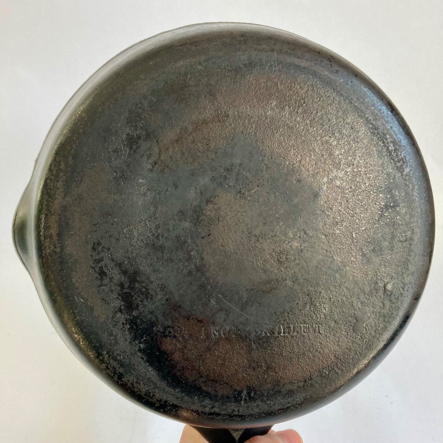 Vintage 9-3/4" Cast Iron Skillet #7 Dual Spout Frying Pan