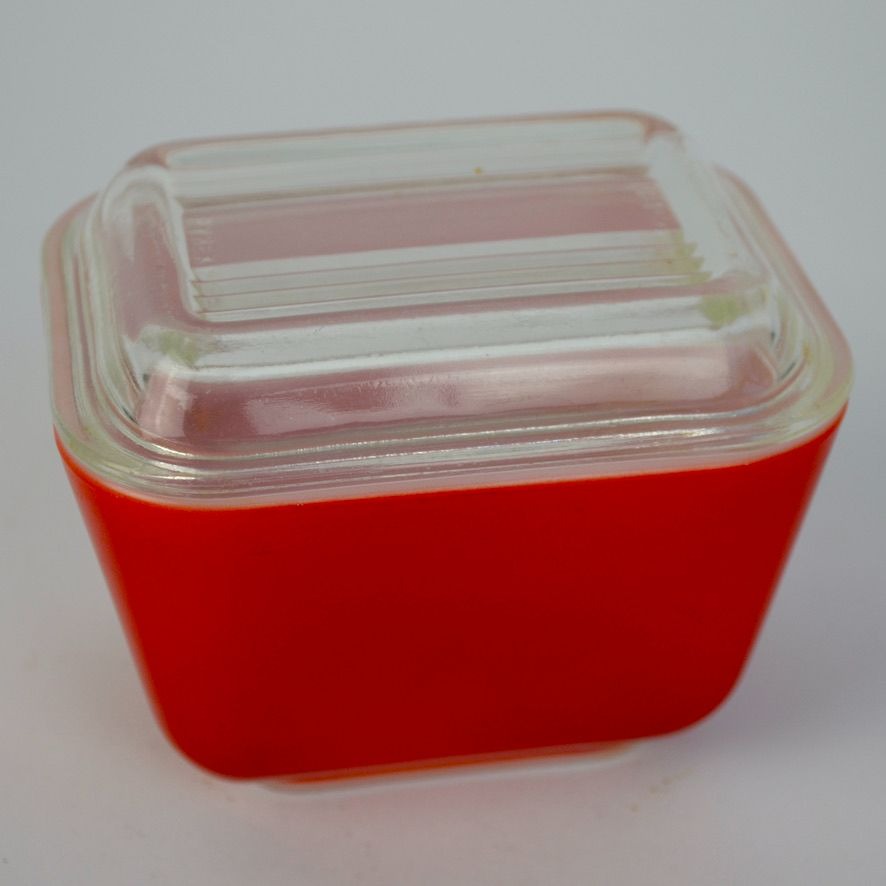 Pyrex 0501 Red Fridgie With Lid Refrigerator Dish