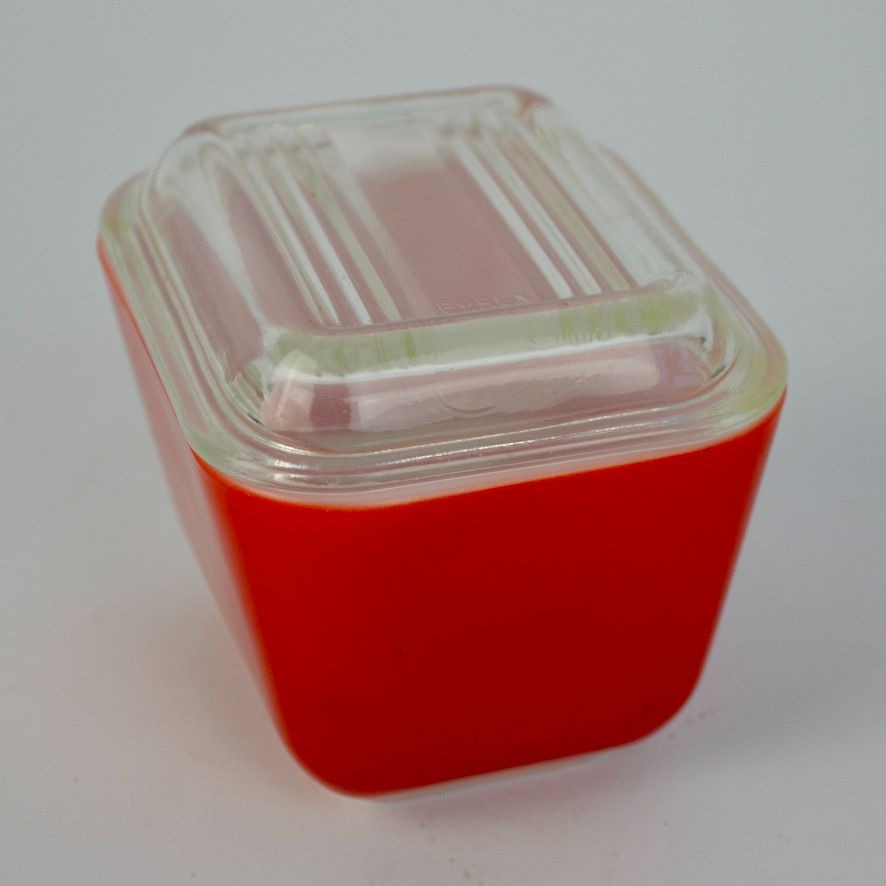 Pyrex 0501 Red Fridgie With Lid Refrigerator Dish
