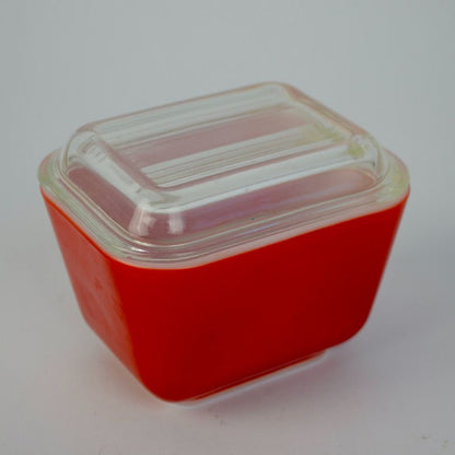Pyrex 0501 Red Fridgie With Lid Refrigerator Dish