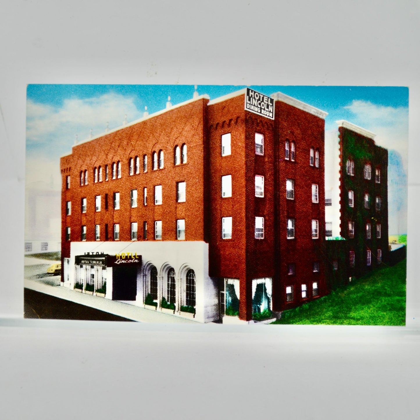 Hotel Lincoln Duluth Minnesota Vintage Postcard Unused