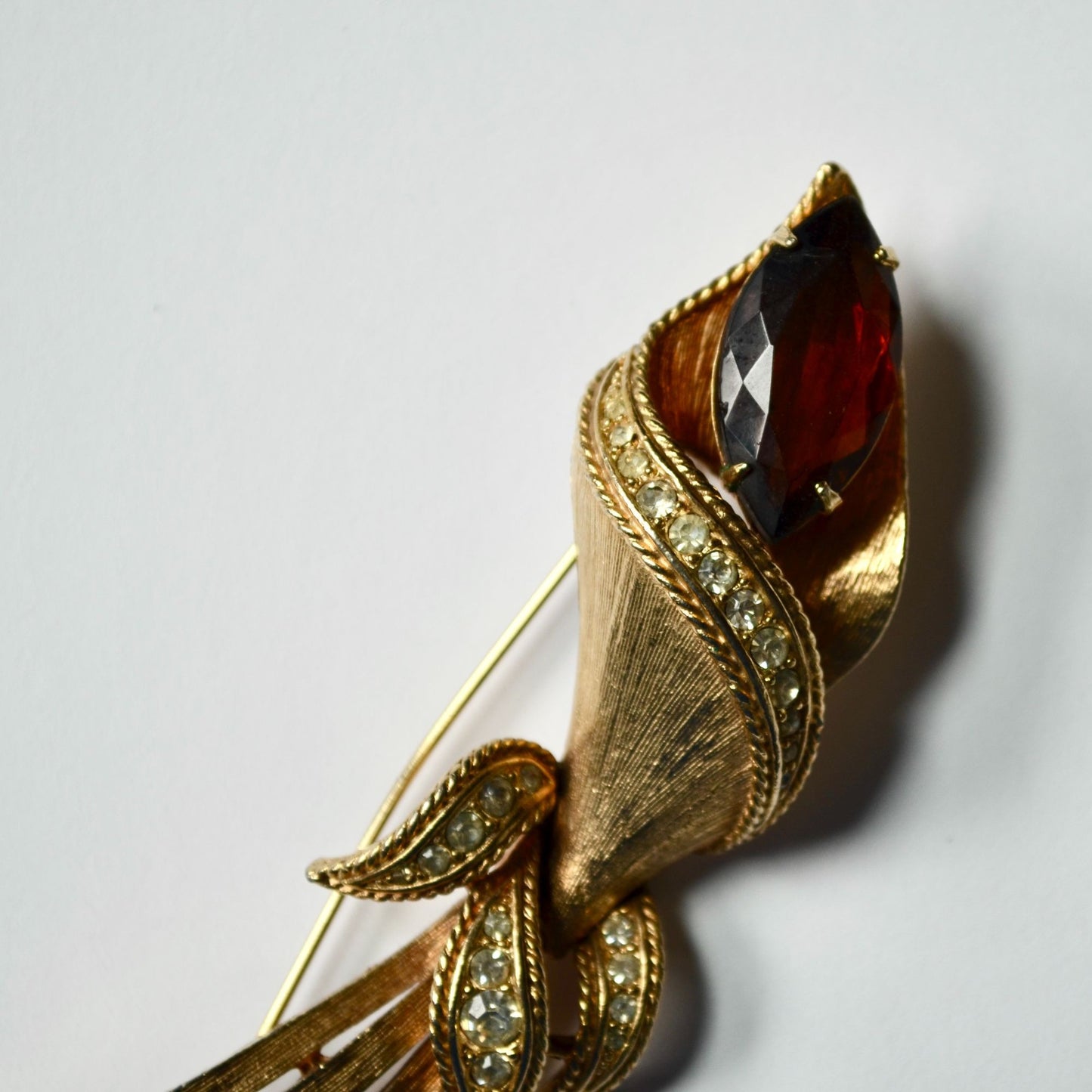 Sarah Coventry High Fashion Calla Lily Brooch Gold Vintage