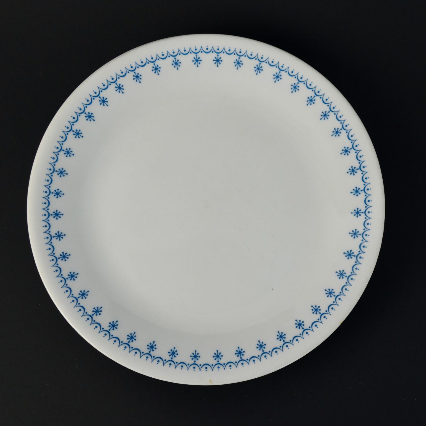 Corelle Snowflake Blue Garland Dessert Plates Lot of 3 Vintage Bread Butter